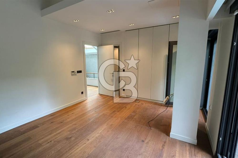Tuzla Sahilde 275 m2 Havuzlu 4+2 Yeni Kiralık Triplex Villa