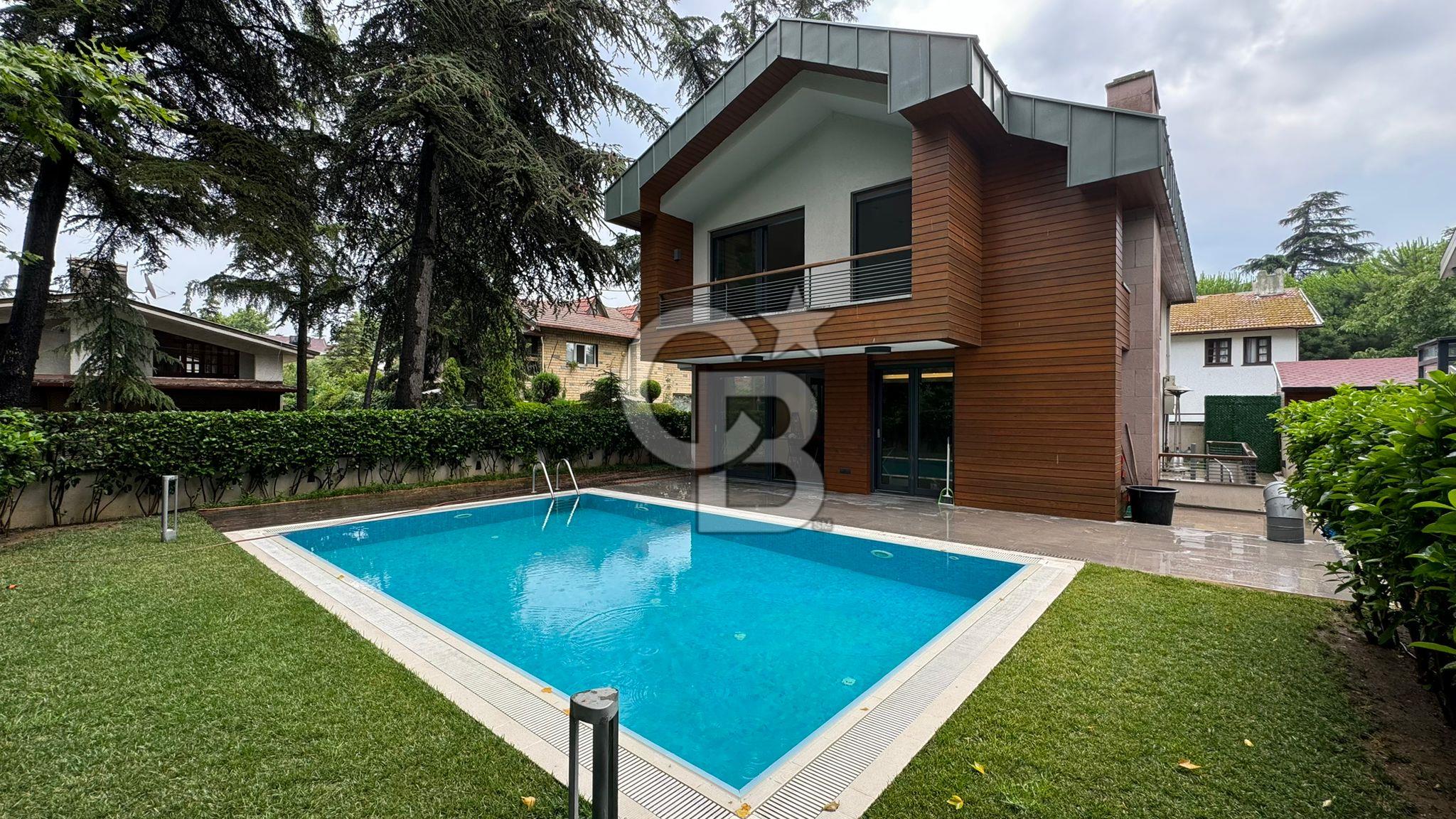 Tuzla Sahilde 275 m2 Havuzlu 4+2 Yeni Kiralık Triplex Villa