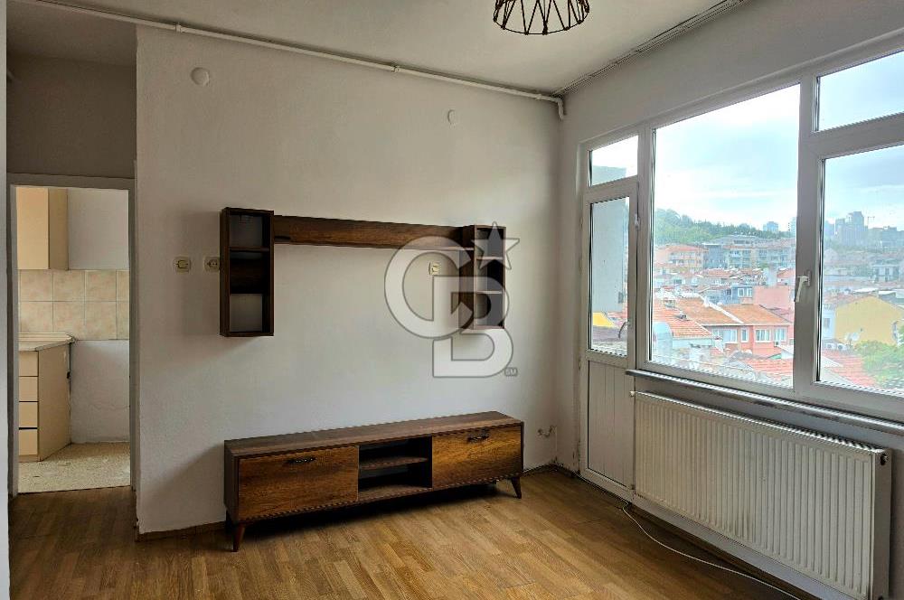 Ortaköy de Sahil ve Caddeye Yakın Ferah 2+1 Daire