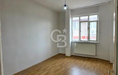 Ortaköy de Sahil ve Caddeye Yakın Ferah 2+1 Daire