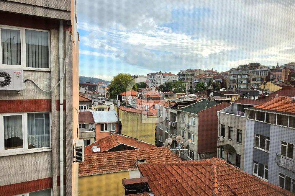 Ortaköy de Sahil ve Caddeye Yakın Ferah 2+1 Daire