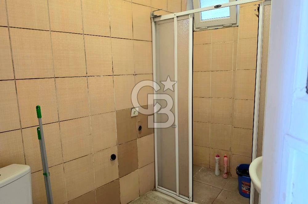 Ortaköy de Sahil ve Caddeye Yakın Ferah 2+1 Daire