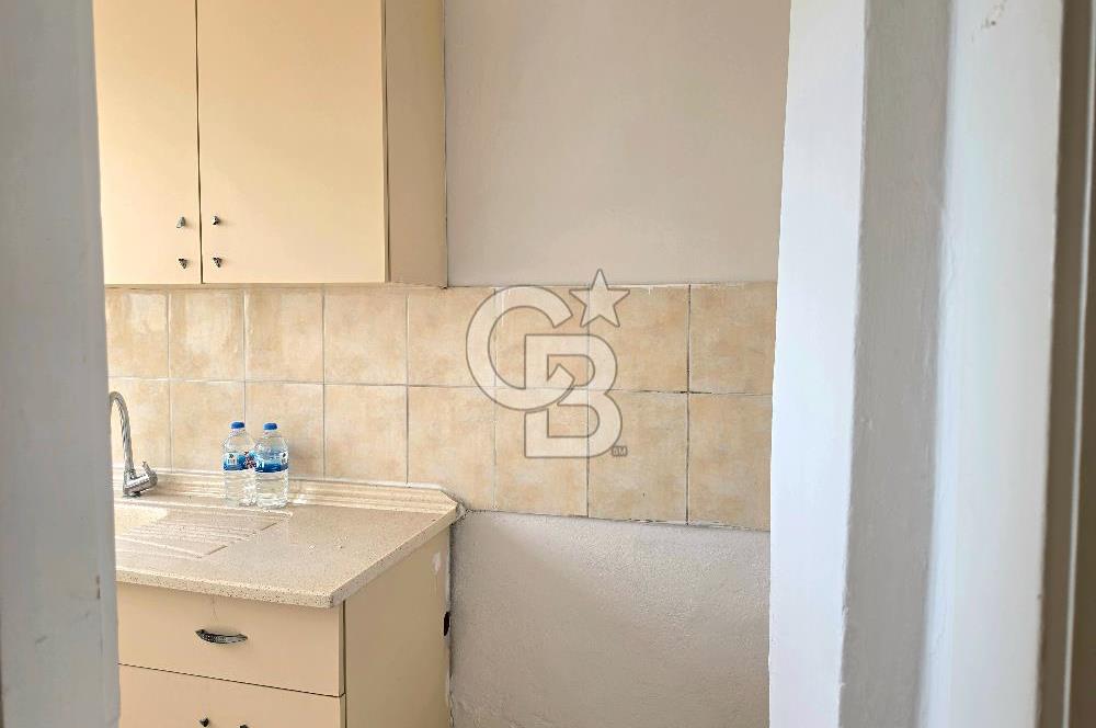 Ortaköy de Sahil ve Caddeye Yakın Ferah 2+1 Daire