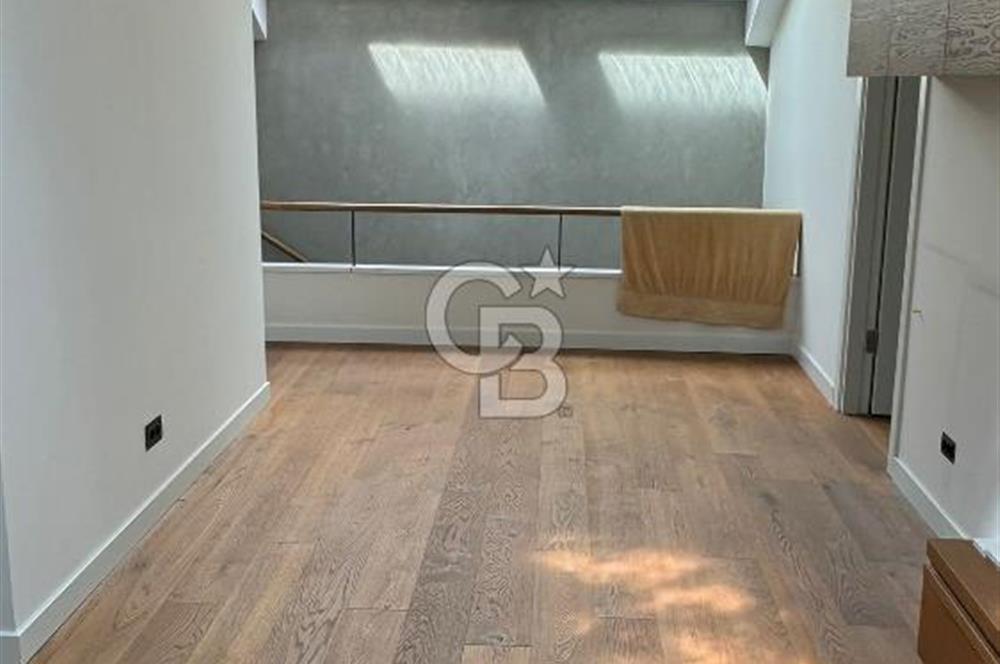Tuzla Sahilde 275 m2 Havuzlu 4+2 Yeni Kiralık Triplex Villa