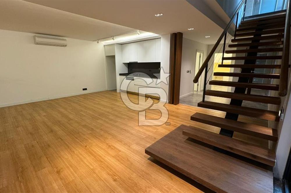 Tuzla Sahilde 275 m2 Havuzlu 4+2 Yeni Kiralık Triplex Villa