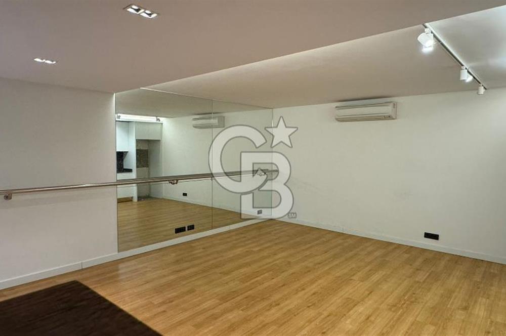 Tuzla Sahilde 275 m2 Havuzlu 4+2 Yeni Kiralık Triplex Villa