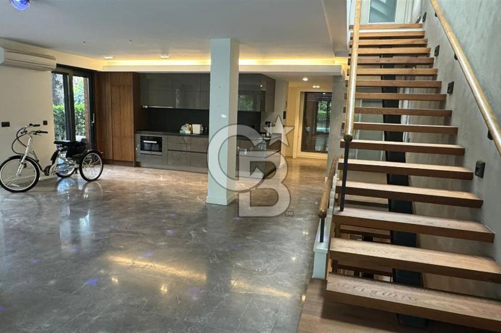 Tuzla Sahilde 275 m2 Havuzlu 4+2 Yeni Kiralık Triplex Villa