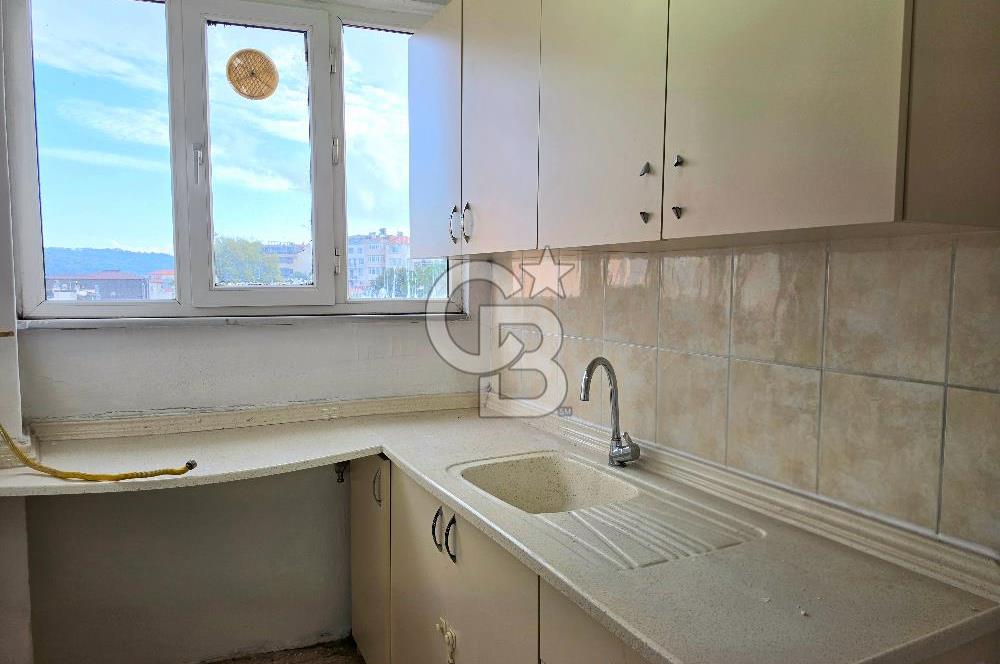 Ortaköy de Sahil ve Caddeye Yakın Ferah 2+1 Daire