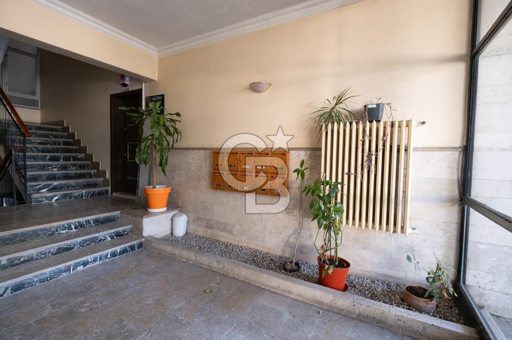 CİNNAH CADDE ÜZERİ İÇİ YAPILI VE BAKIMLI 5+1 KİRALIK İŞ YERİ