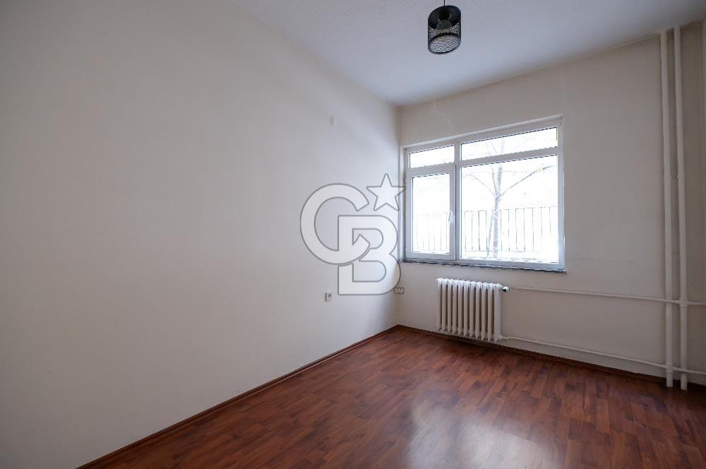 CİNNAH CADDE ÜZERİ İÇİ YAPILI VE BAKIMLI 5+1 KİRALIK İŞ YERİ