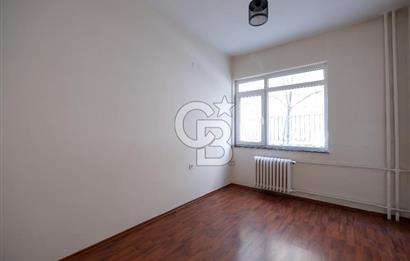 CİNNAH CADDE ÜZERİ İÇİ YAPILI VE BAKIMLI 5+1 KİRALIK İŞ YERİ