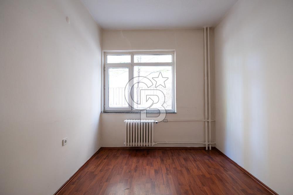 CİNNAH CADDE ÜZERİ İÇİ YAPILI VE BAKIMLI 5+1 KİRALIK İŞ YERİ