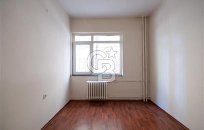 CİNNAH CADDE ÜZERİ İÇİ YAPILI VE BAKIMLI 5+1 KİRALIK İŞ YERİ