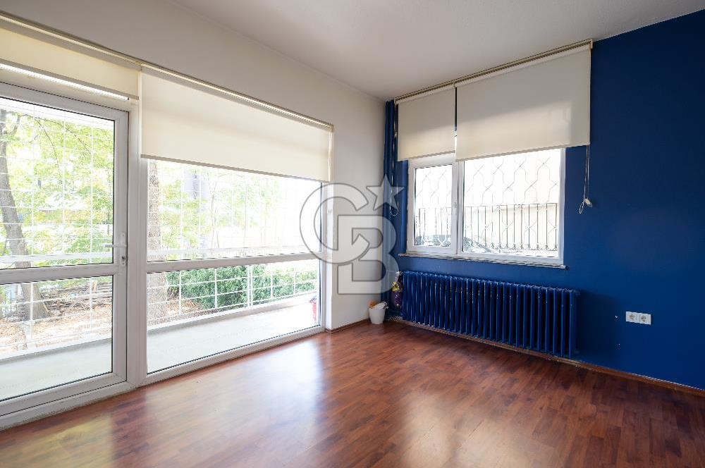 CİNNAH CADDE ÜZERİ İÇİ YAPILI VE BAKIMLI 5+1 KİRALIK İŞ YERİ