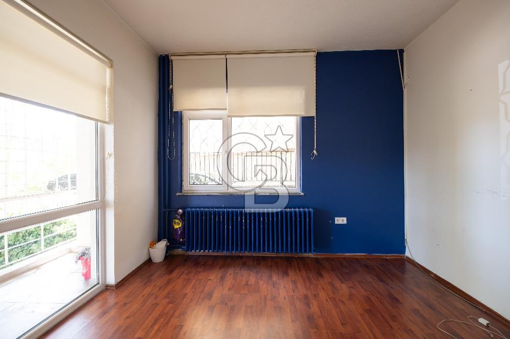 CİNNAH CADDE ÜZERİ İÇİ YAPILI VE BAKIMLI 5+1 KİRALIK İŞ YERİ