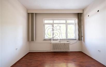 CİNNAH CADDE ÜZERİ İÇİ YAPILI VE BAKIMLI 5+1 KİRALIK İŞ YERİ