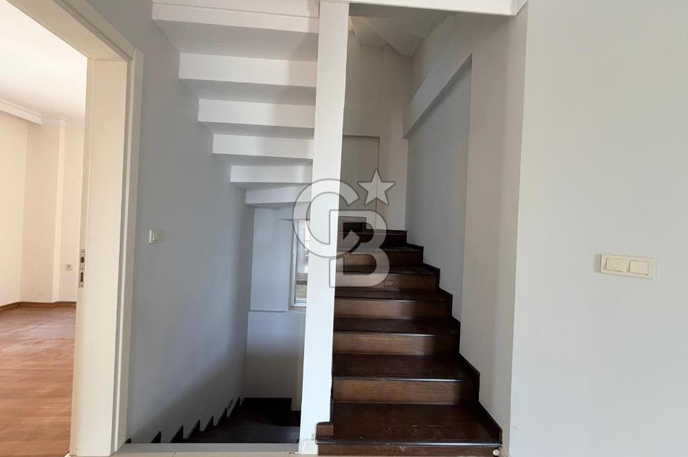 Güzelbahçe Okullar Bölgesinde Havuzlu Sitede 5+2 Kiralık Villa