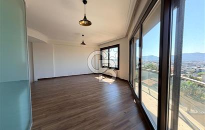 Güzelbahçe Okullar Bölgesinde Havuzlu Sitede 5+2 Kiralık Villa