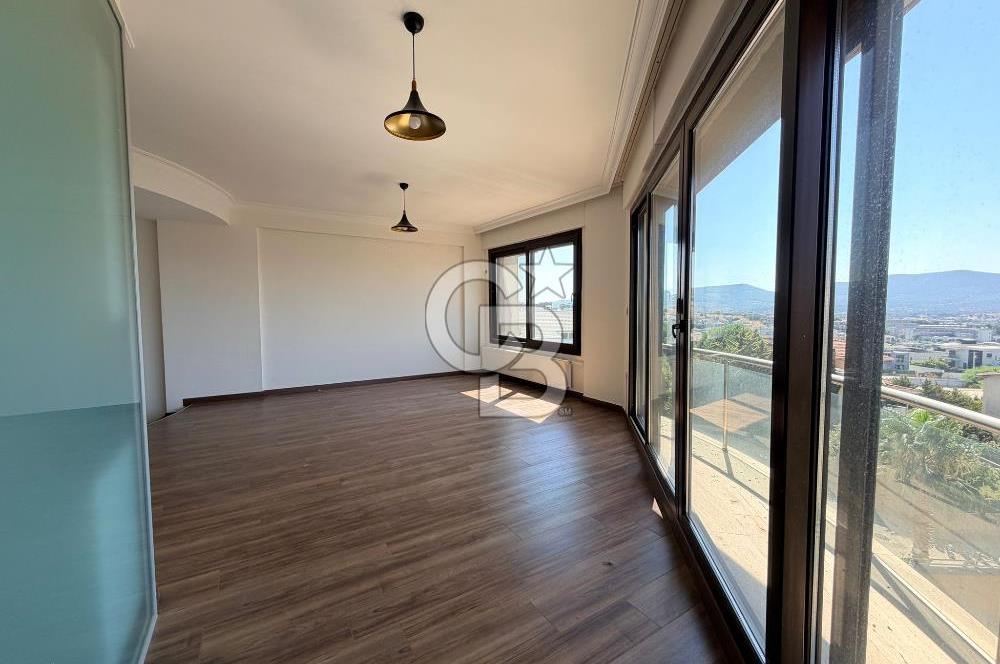 Güzelbahçe Okullar Bölgesinde Havuzlu Sitede 5+2 Satılık Villa