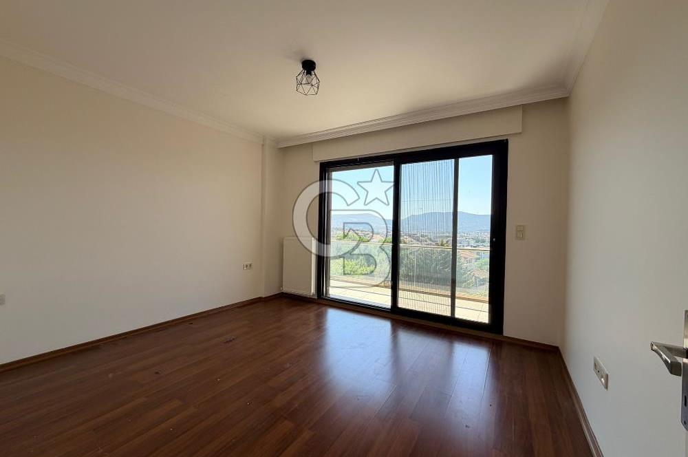 Güzelbahçe Okullar Bölgesinde Havuzlu Sitede 5+2 Kiralık Villa