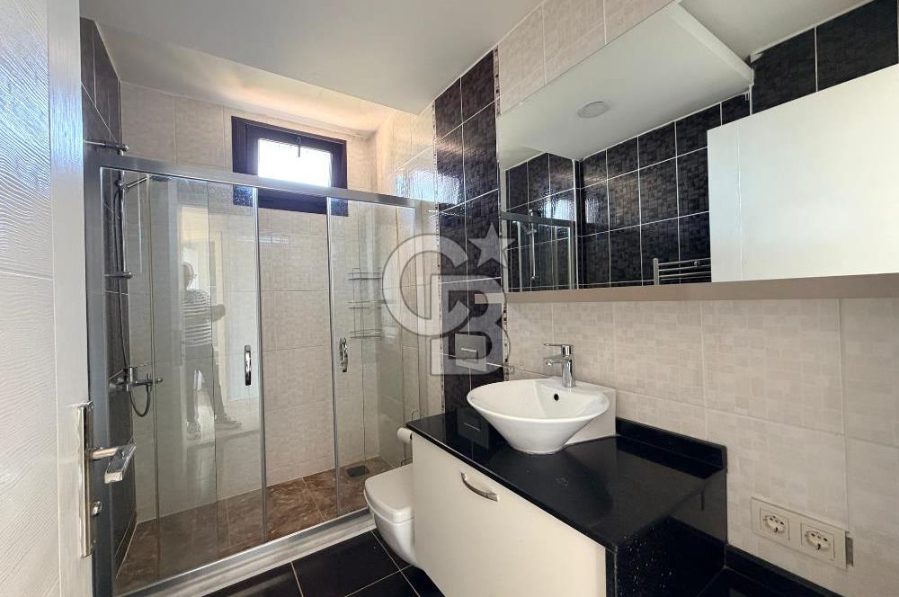 Güzelbahçe Okullar Bölgesinde Havuzlu Sitede 5+2 Kiralık Villa