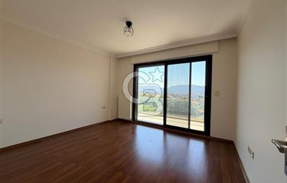 Güzelbahçe Okullar Bölgesinde Havuzlu Sitede 5+2 Kiralık Villa