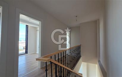 Gömeç Keremköy’de Denize sıfır havuzlu sitede satılık 3+1 villa 