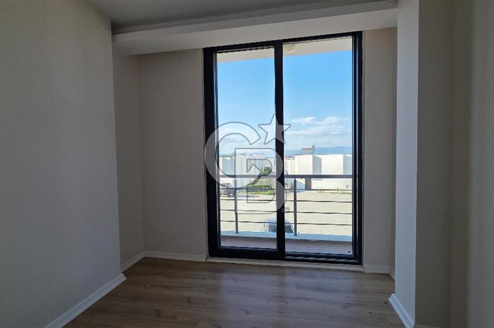 Gömeç Keremköy’de Denize sıfır havuzlu sitede satılık 3+1 villa 