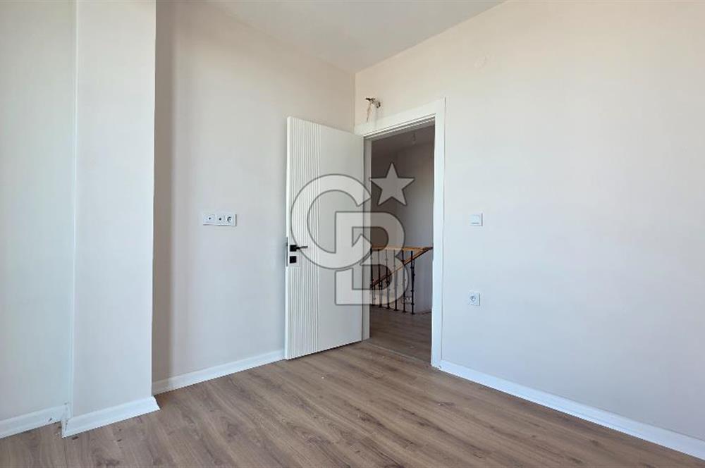 Gömeç Keremköy’de Denize sıfır havuzlu sitede satılık 3+1 villa 