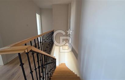 Gömeç Keremköy’de Denize sıfır havuzlu sitede satılık 3+1 villa 