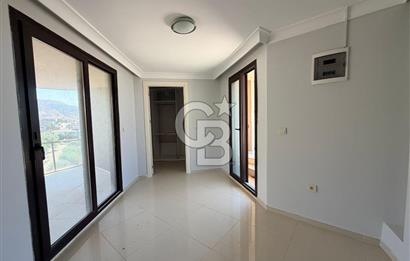 Güzelbahçe Okullar Bölgesinde Havuzlu Sitede 5+2 Satılık Villa