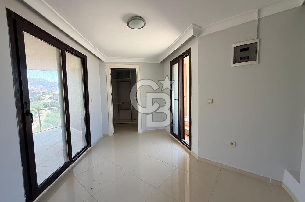 Güzelbahçe Okullar Bölgesinde Havuzlu Sitede 5+2 Kiralık Villa