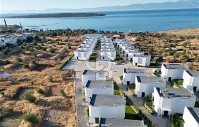 Gömeç Keremköy’de Denize sıfır havuzlu sitede satılık 3+1 villa 