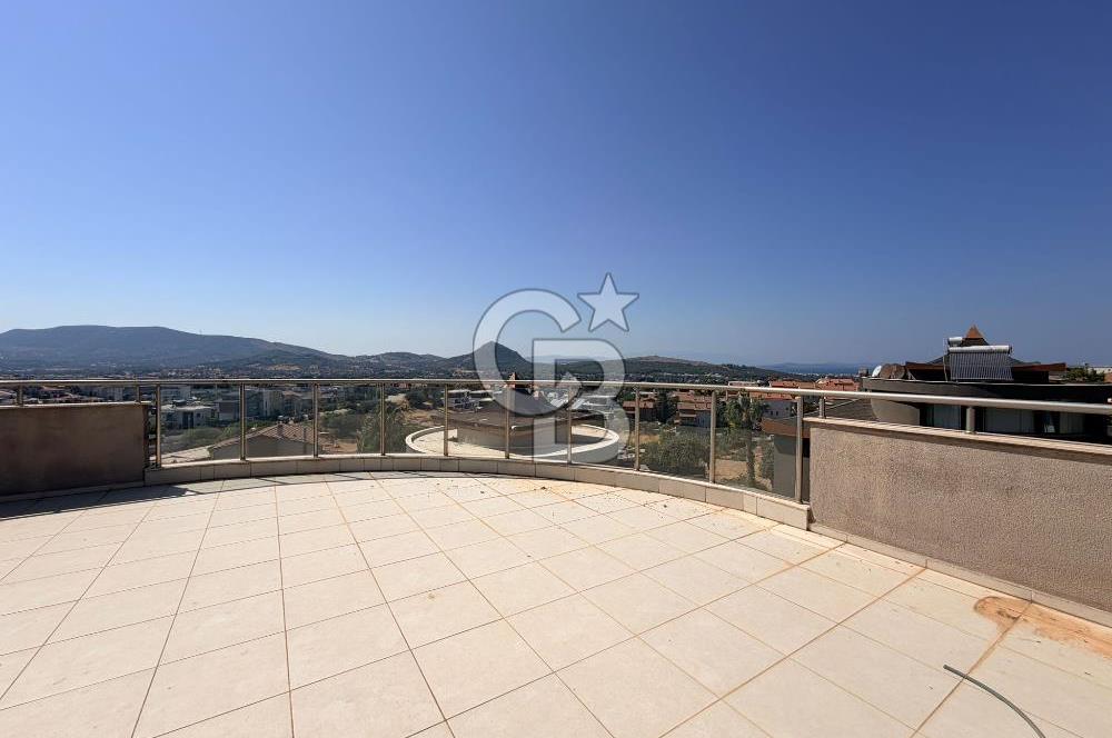 Güzelbahçe Okullar Bölgesinde Havuzlu Sitede 5+2 Satılık Villa