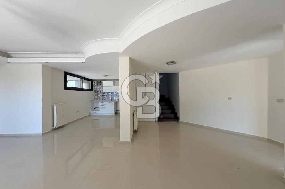 Güzelbahçe Okullar Bölgesinde Havuzlu Sitede 5+2 Kiralık Villa