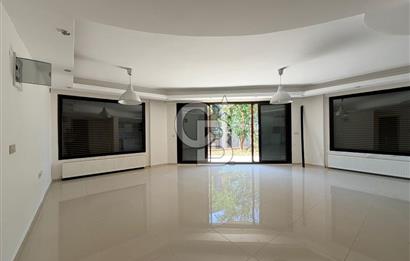 Güzelbahçe Okullar Bölgesinde Havuzlu Sitede 5+2 Satılık Villa
