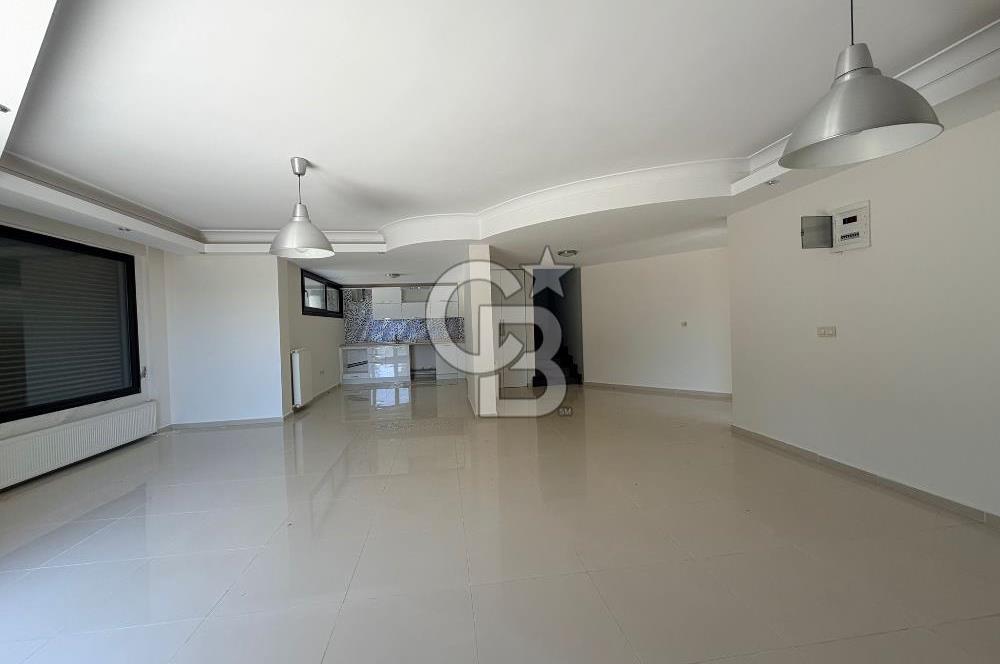 Güzelbahçe Okullar Bölgesinde Havuzlu Sitede 5+2 Satılık Villa