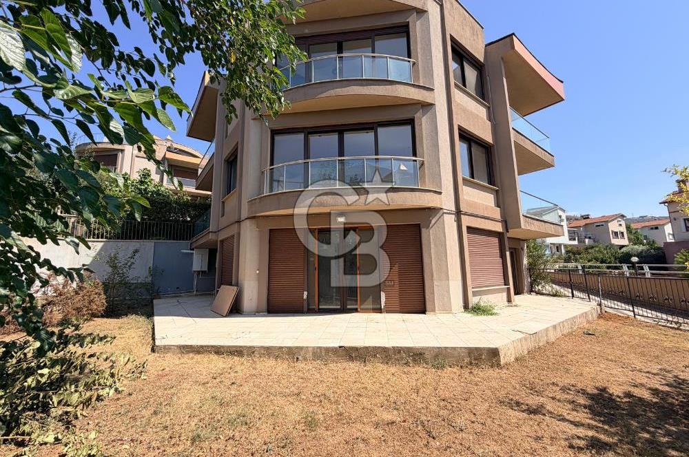 Güzelbahçe Okullar Bölgesinde Havuzlu Sitede 5+2 Satılık Villa