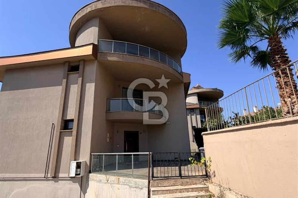 Güzelbahçe Okullar Bölgesinde Havuzlu Sitede 5+2 Kiralık Villa