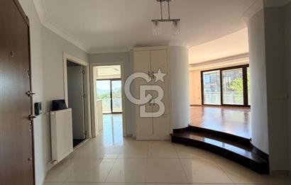 Güzelbahçe Okullar Bölgesinde Havuzlu Sitede 5+2 Kiralık Villa