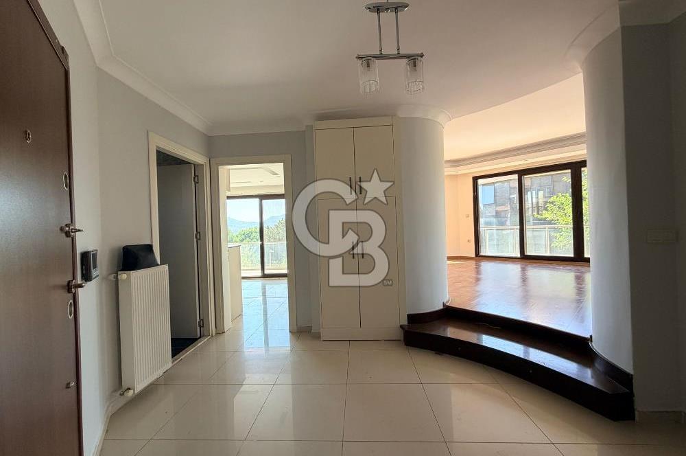 Güzelbahçe Okullar Bölgesinde Havuzlu Sitede 5+2 Satılık Villa