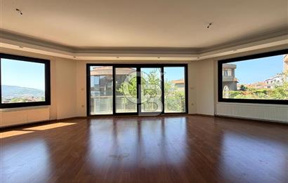 Güzelbahçe Okullar Bölgesinde Havuzlu Sitede 5+2 Satılık Villa