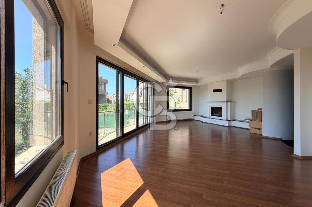 Güzelbahçe Okullar Bölgesinde Havuzlu Sitede 5+2 Kiralık Villa