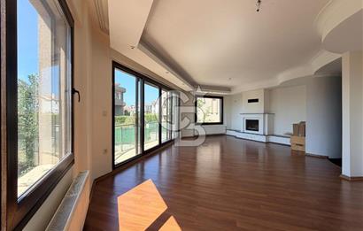 Güzelbahçe Okullar Bölgesinde Havuzlu Sitede 5+2 Satılık Villa