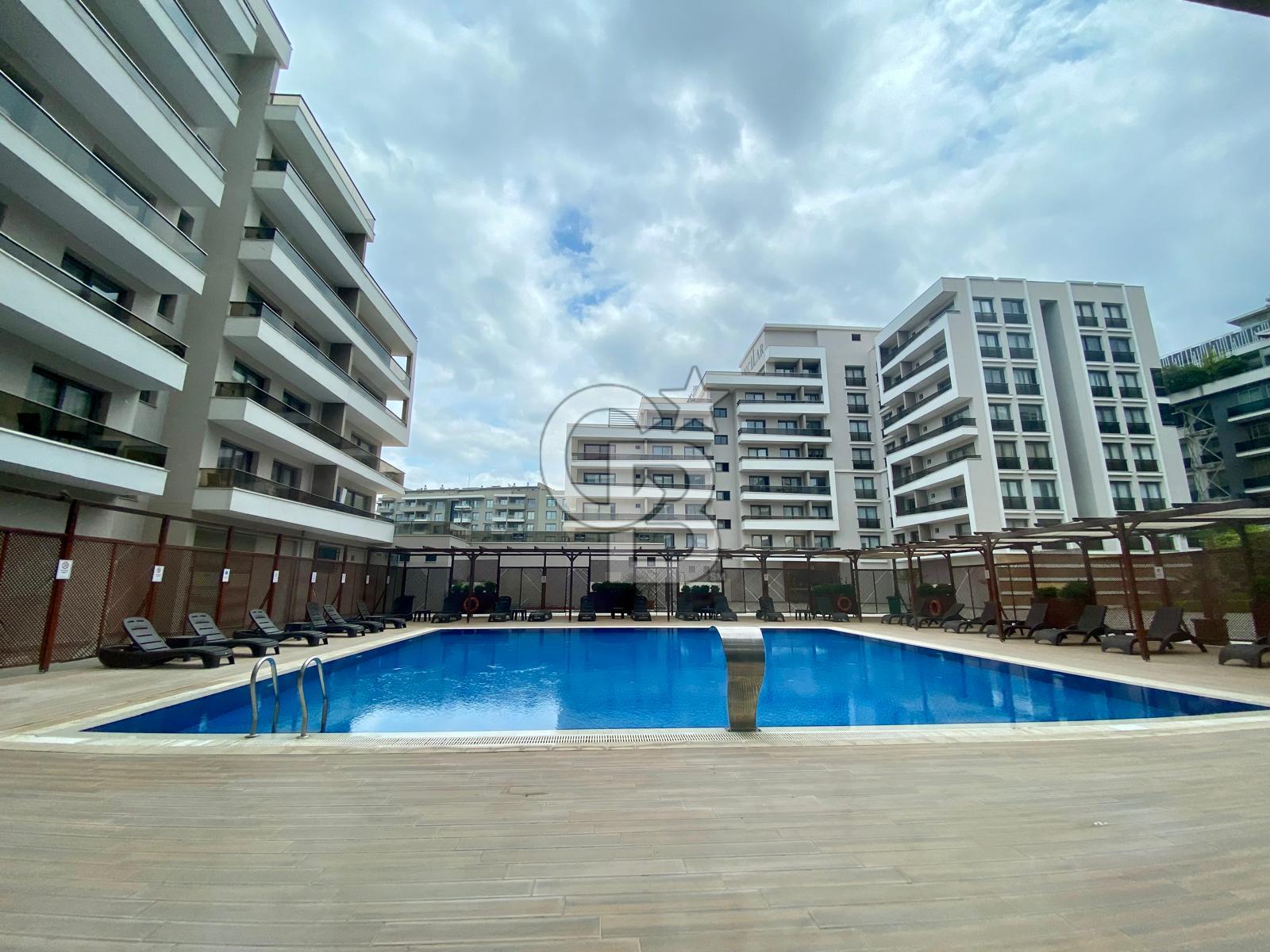 Bornova Avcılar Cadde Teras'ta Eşyalı 1+1 Kiralık Daire
