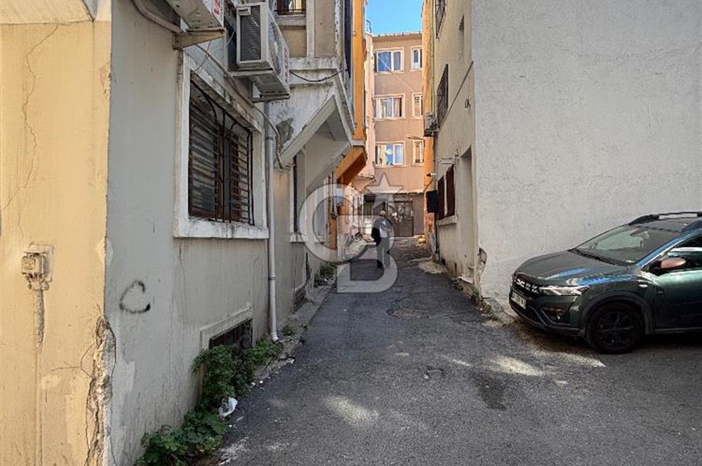 Beyoğlu Kamer Hatun'da Satılık Bina Airbnb'ye Uygun