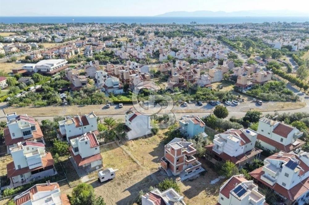 Dikili Salihleraltı Gazeteciler Sitesi'nde Villa İmarlı Arsa