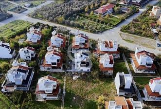 Dikili Salihleraltı Gazeteciler Sitesi'nde Villa İmarlı Arsa - 5 - 373578