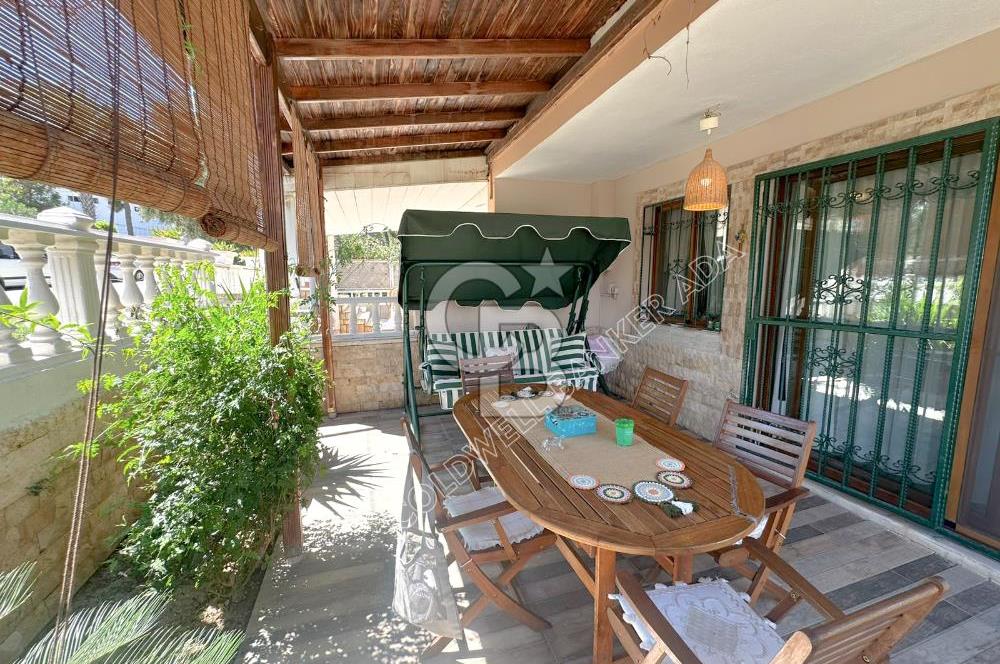 Kuşadası Kadınlar denizinde Ticari & Konut Kullanımına Uygun 3+1 Villa