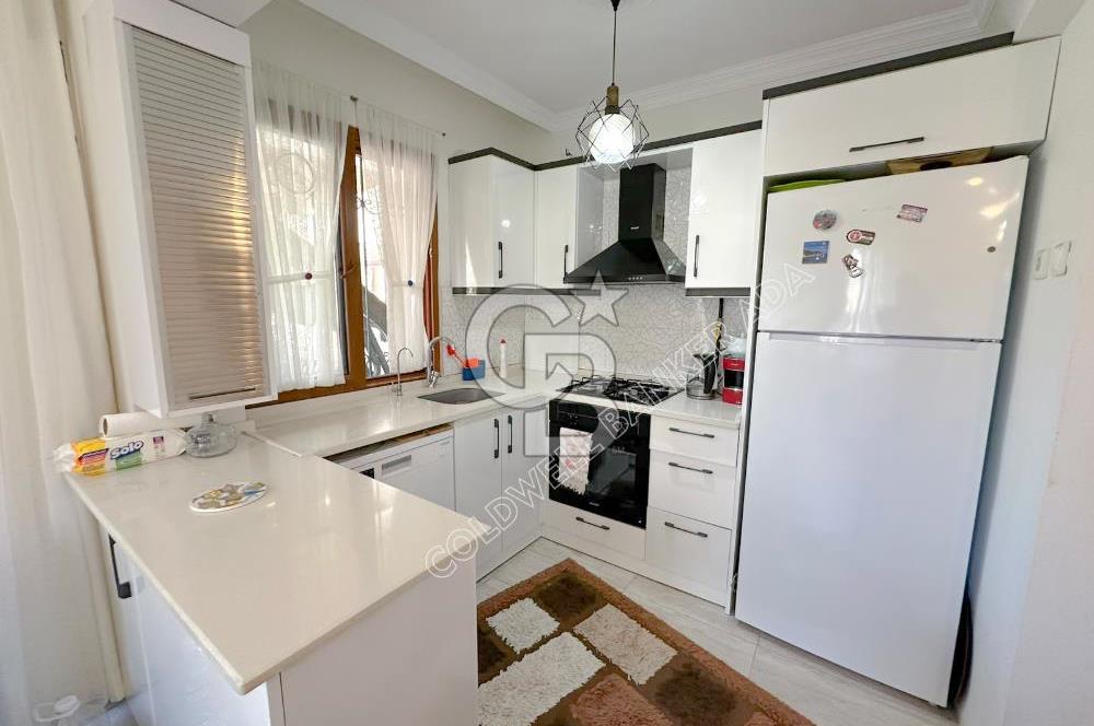 Kuşadası Kadınlar denizinde Ticari & Konut Kullanımına Uygun 3+1 Villa